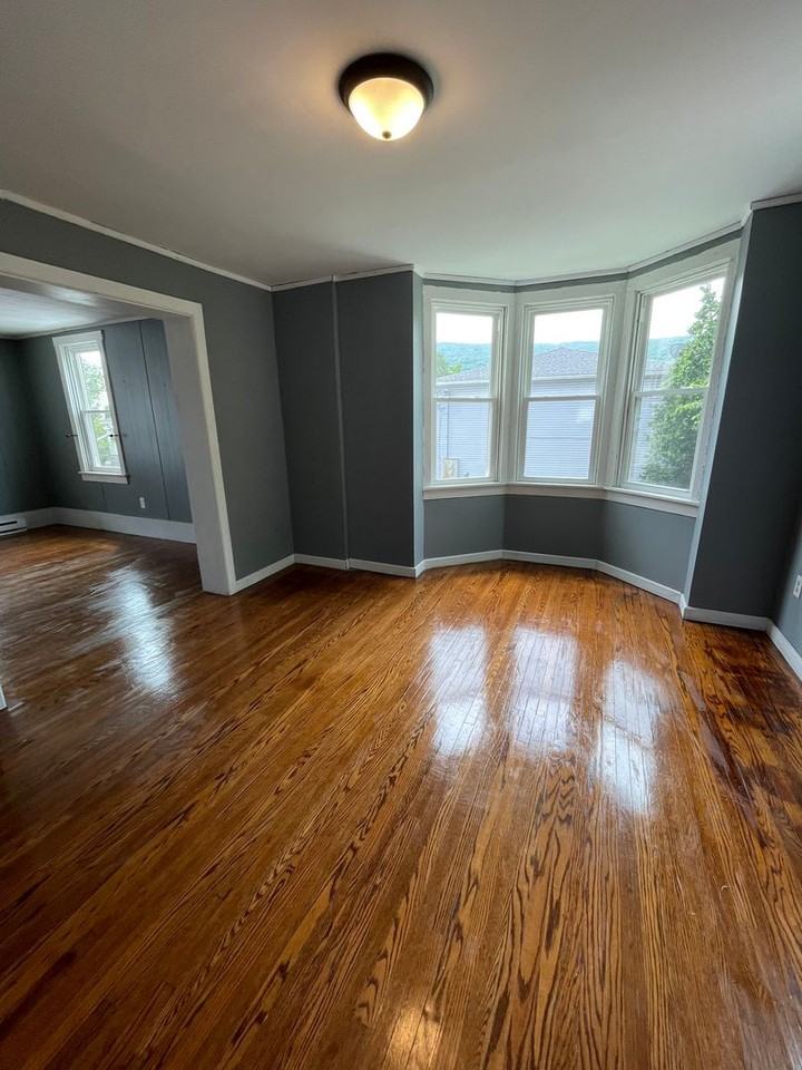 116 East St - Photo 2 of 13