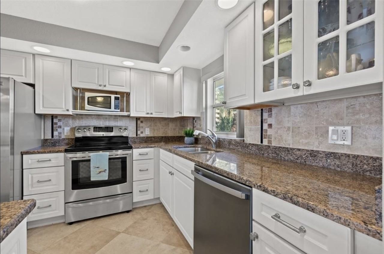 4750 Cove Cir #302 - Photo 2 of 14