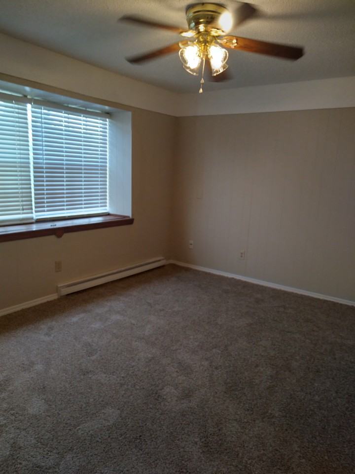 922 Nw 21st St #C - Photo 3 of 20