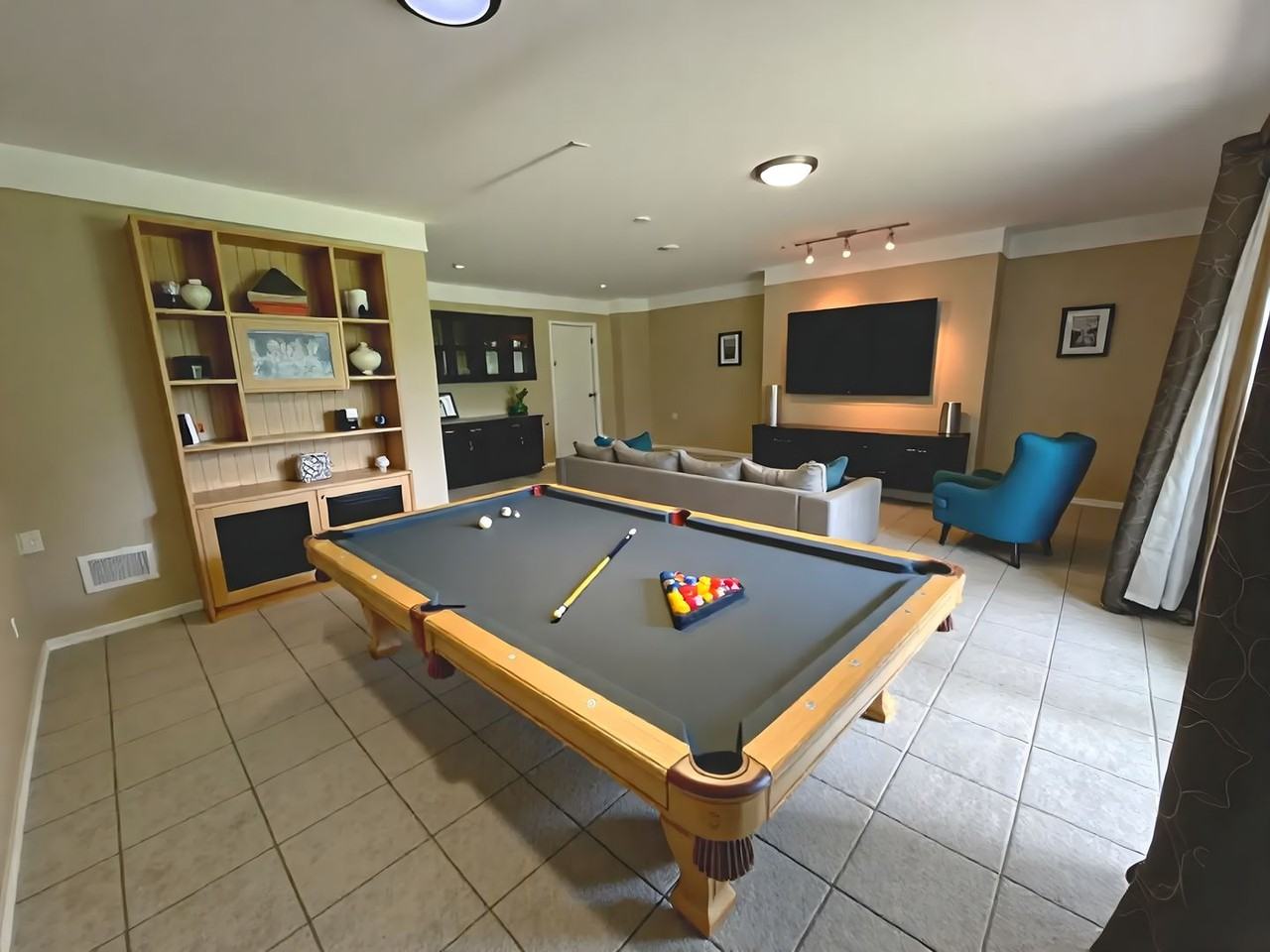 1697 Macintosh Way - Photo 6 of 50