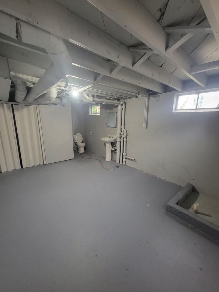 1322 E Frye Ave - Photo 7 of 8