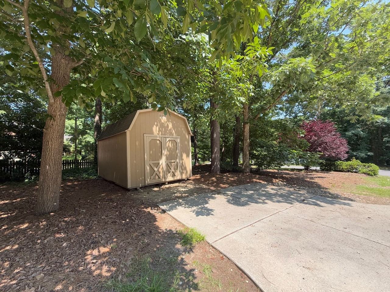 208 Hardwood Ridge Ct - Photo 6 of 46