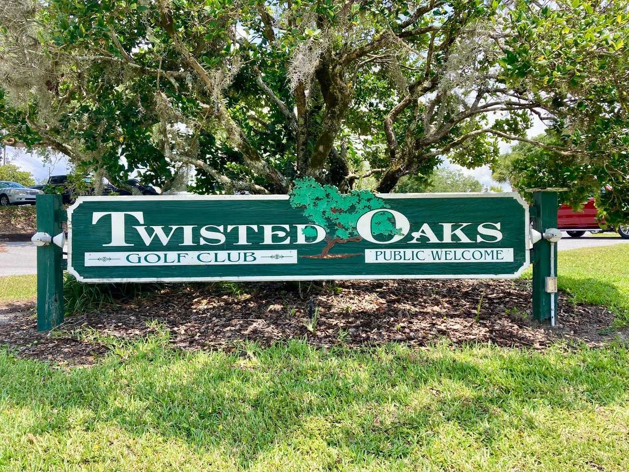 614 W Fairways View Dr - Photo 3 of 40