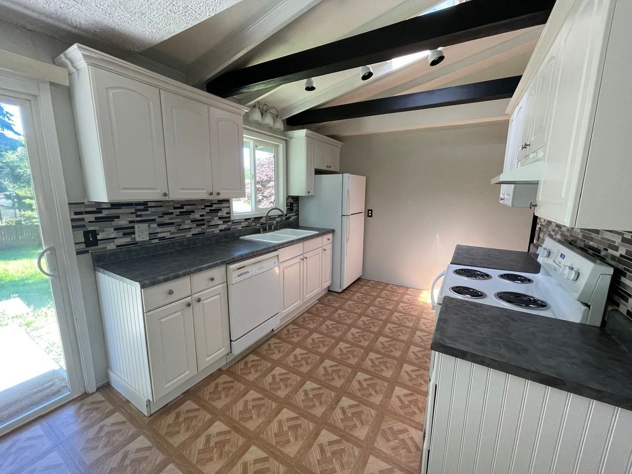 2563 Airline Way - Photo 6 of 16