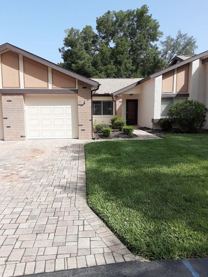 7291 Loch Ness Ct - Photo 2 of 10