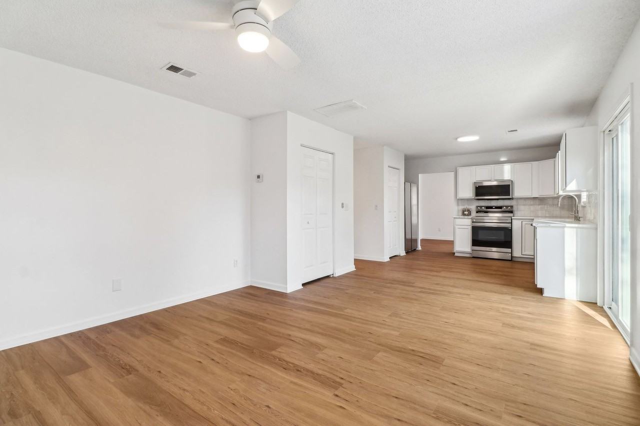 104 Wingspan Way - Photo 3 of 49