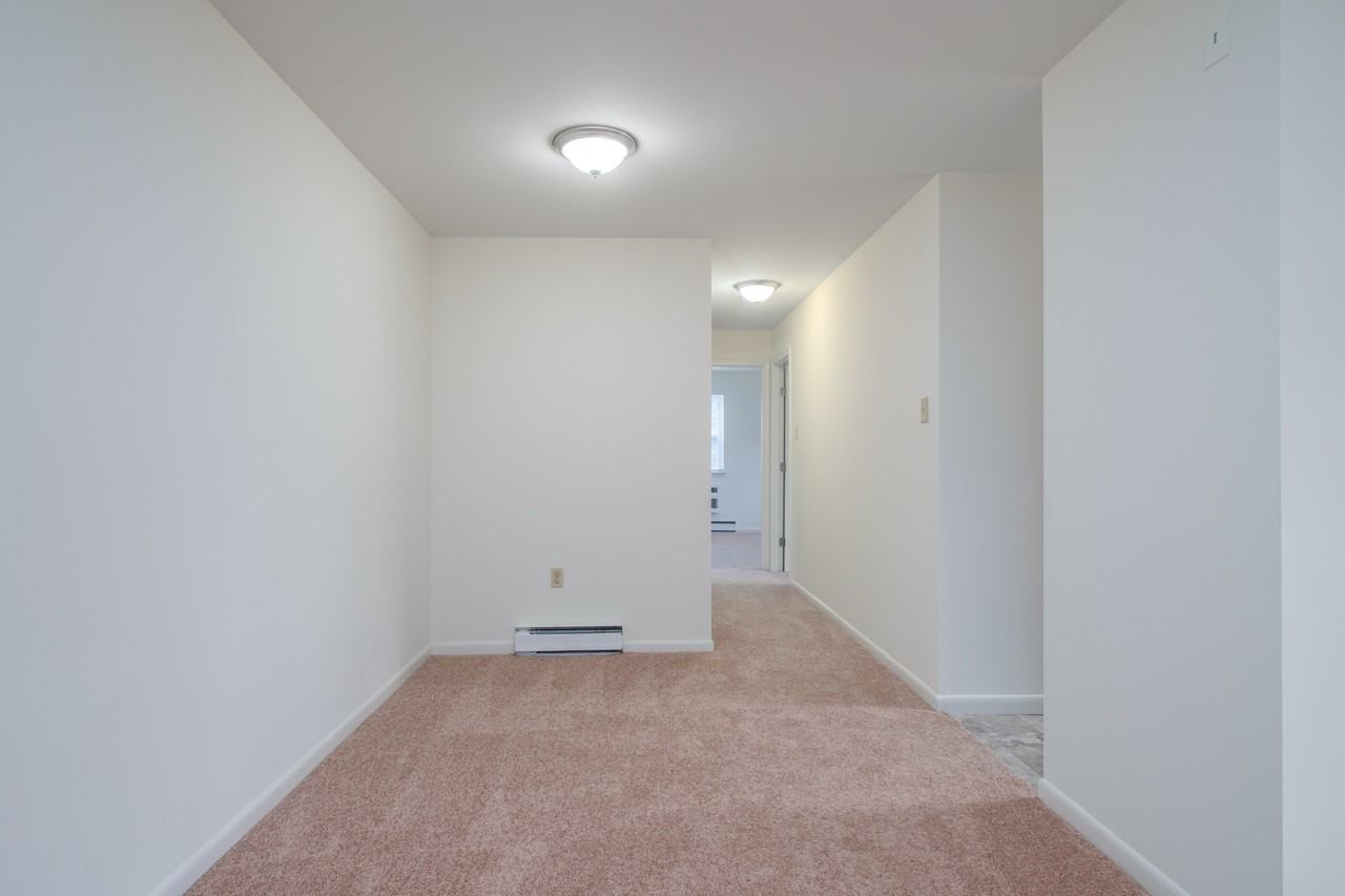 360 College Manor Ave Apt 8 #360-8 - Photo 4 of 10