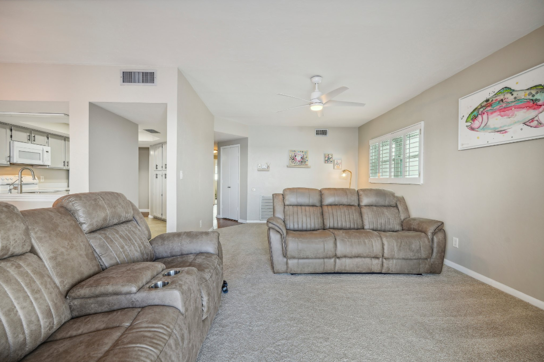 1901 Clifford St #1201 - Photo 5 of 21