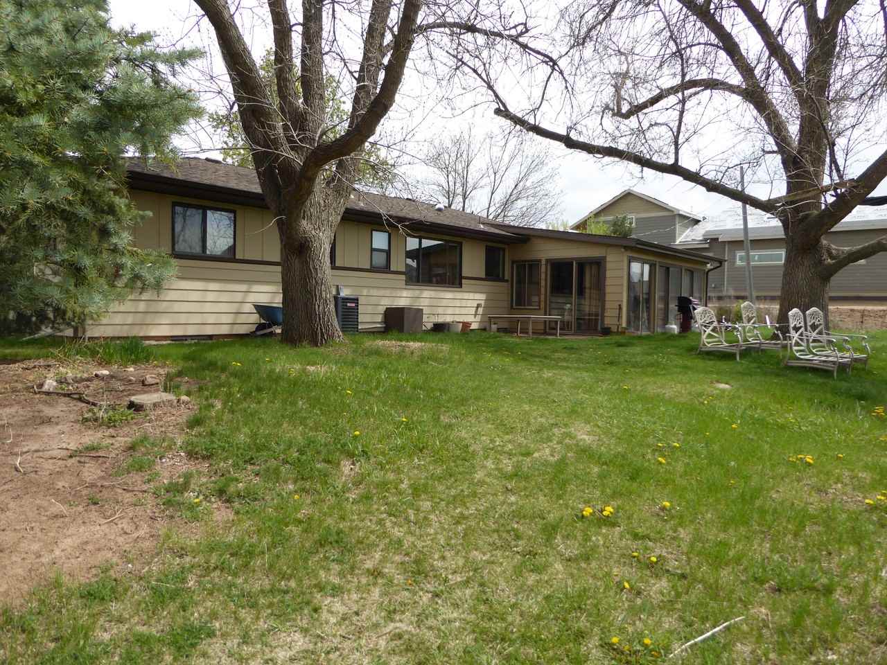 3021 South Taft Hill Road - Photo 3 of 22