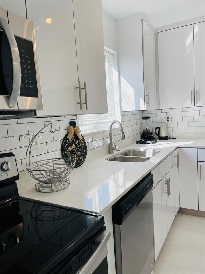 1515 Ne 110th St #1515 - Photo 7 of 21