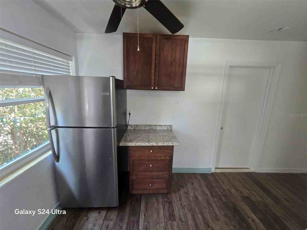 7306 Earlwood Ave - Photo 5 of 10