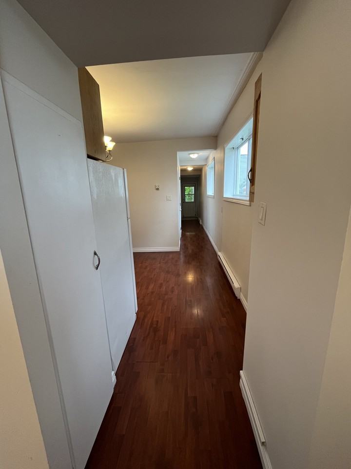 160 Charlotte St W #3 - Photo 3 of 18