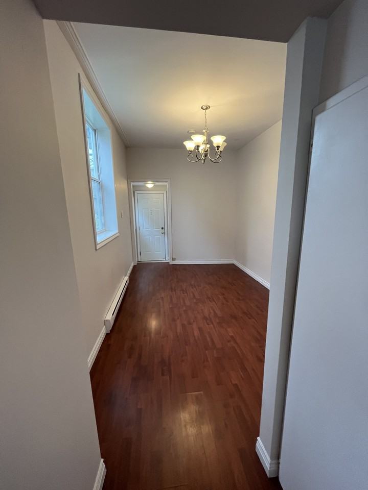 160 Charlotte St W #3 - Photo 5 of 18