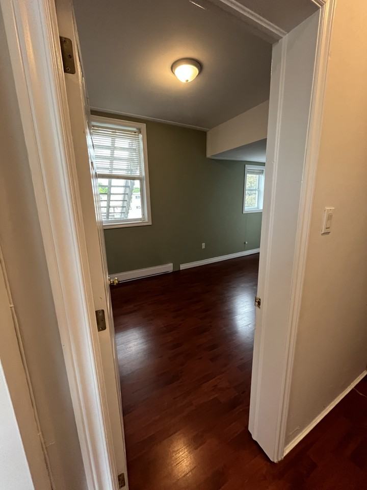 160 Charlotte St W #3 - Photo 7 of 18