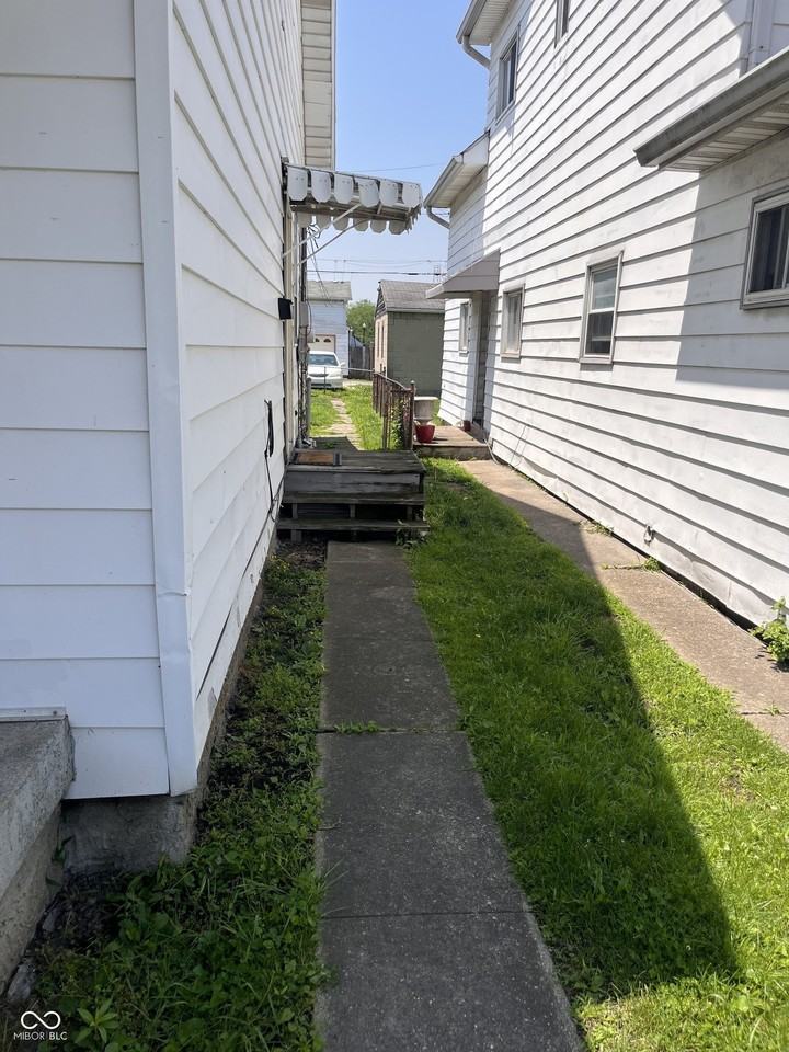 1948 1/2 Shelby St - Photo 3 of 16