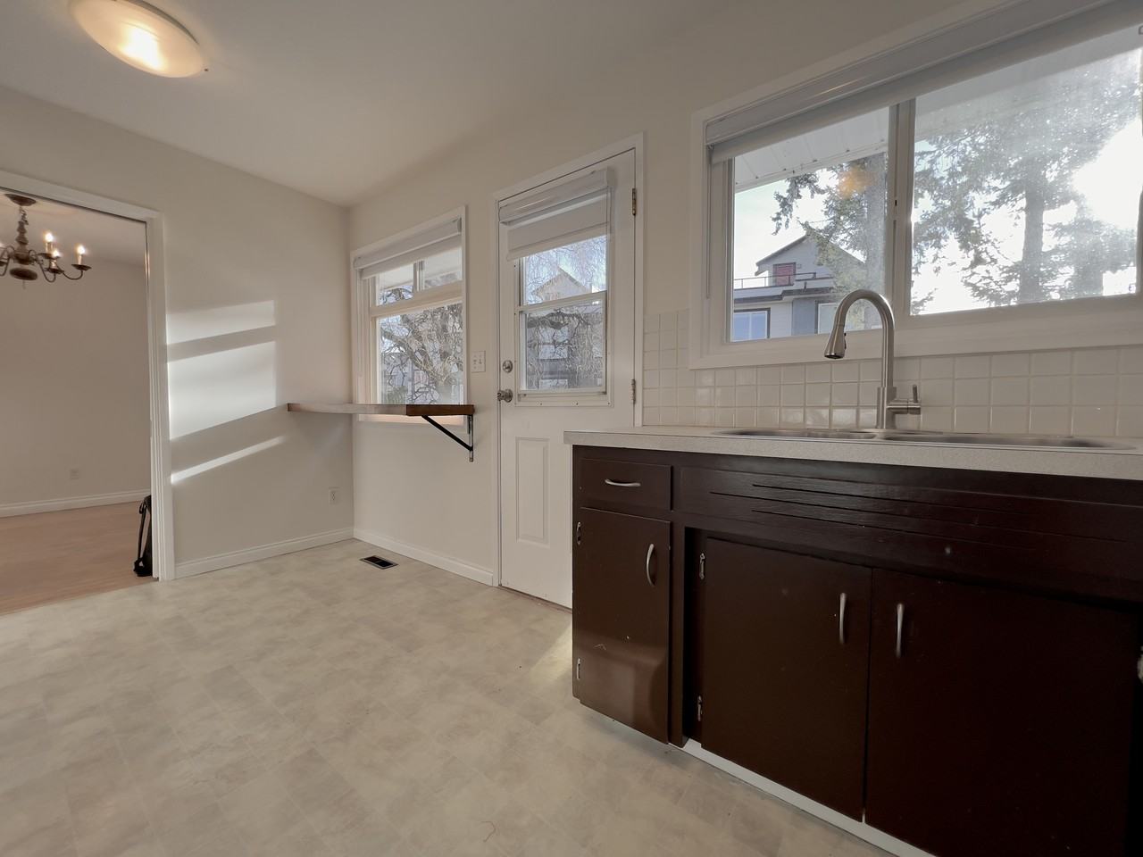 19900 55 A Avenue - Photo 2 of 24