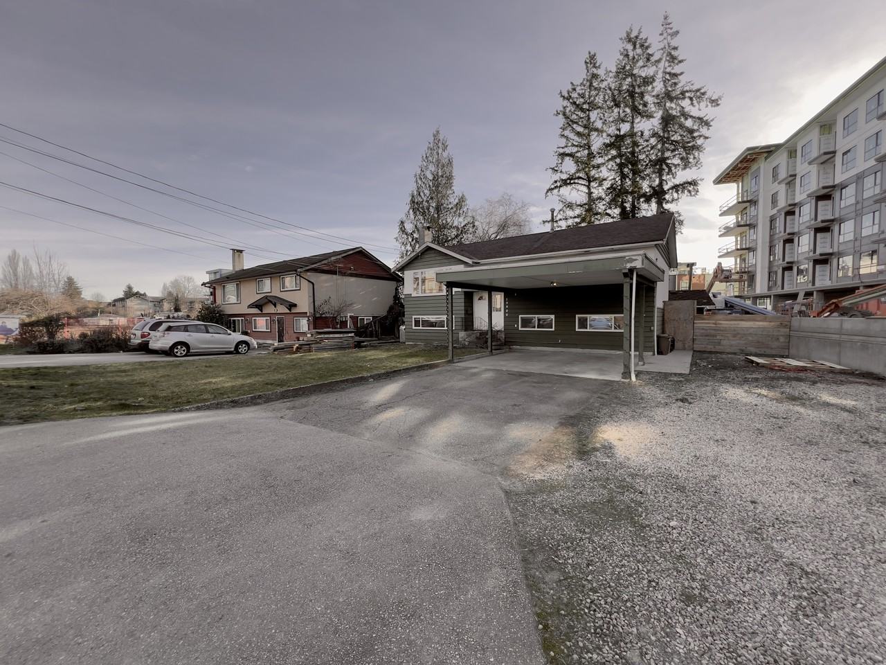 19900 55 A Avenue - Photo 3 of 24