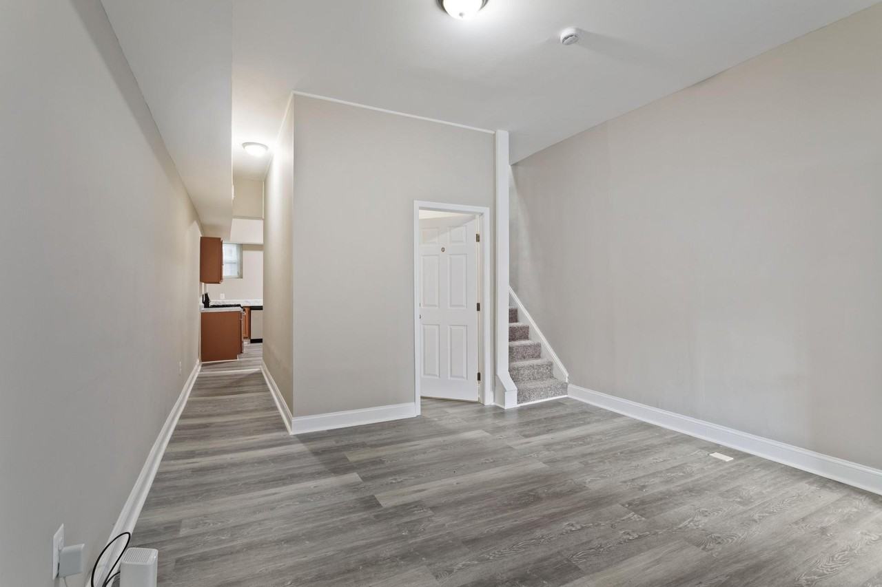 E 25th St - Photo 6 of 11