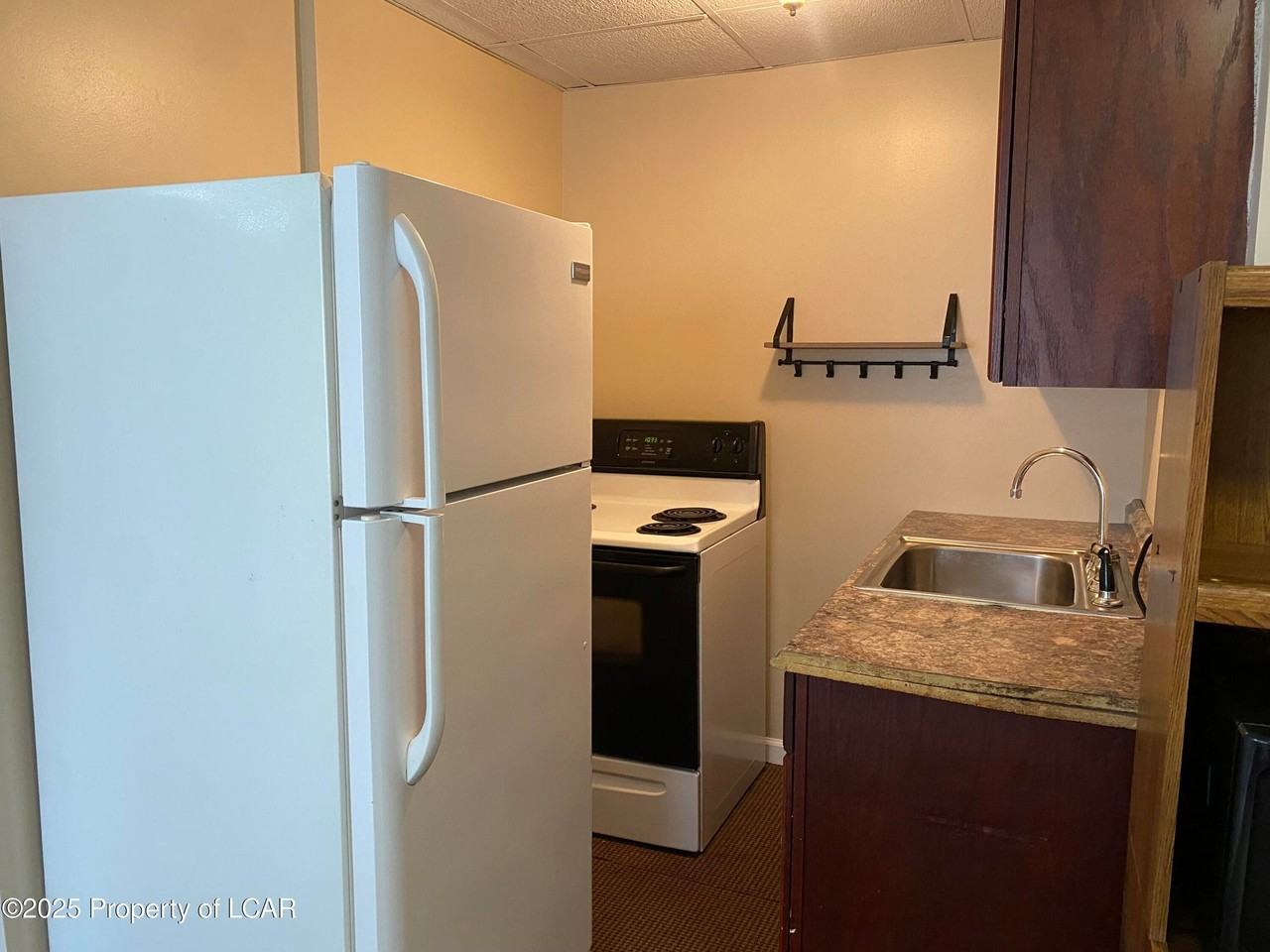 118 1/2 Parke St - Photo 2 of 12