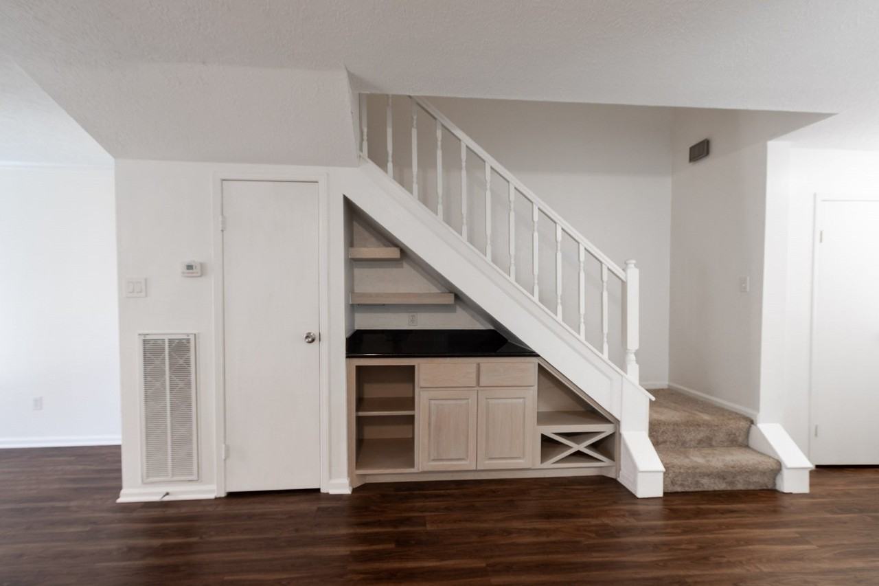 17283 Saturn Ln - Photo 6 of 44