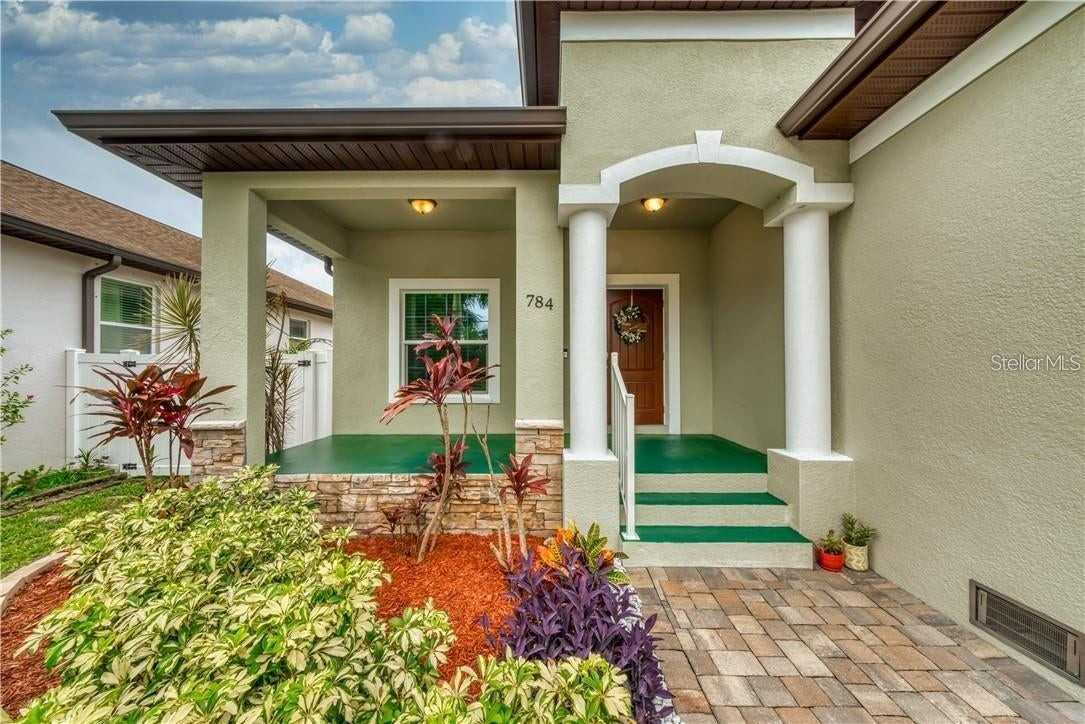 784 93rd Ave N - Photo 3 of 17