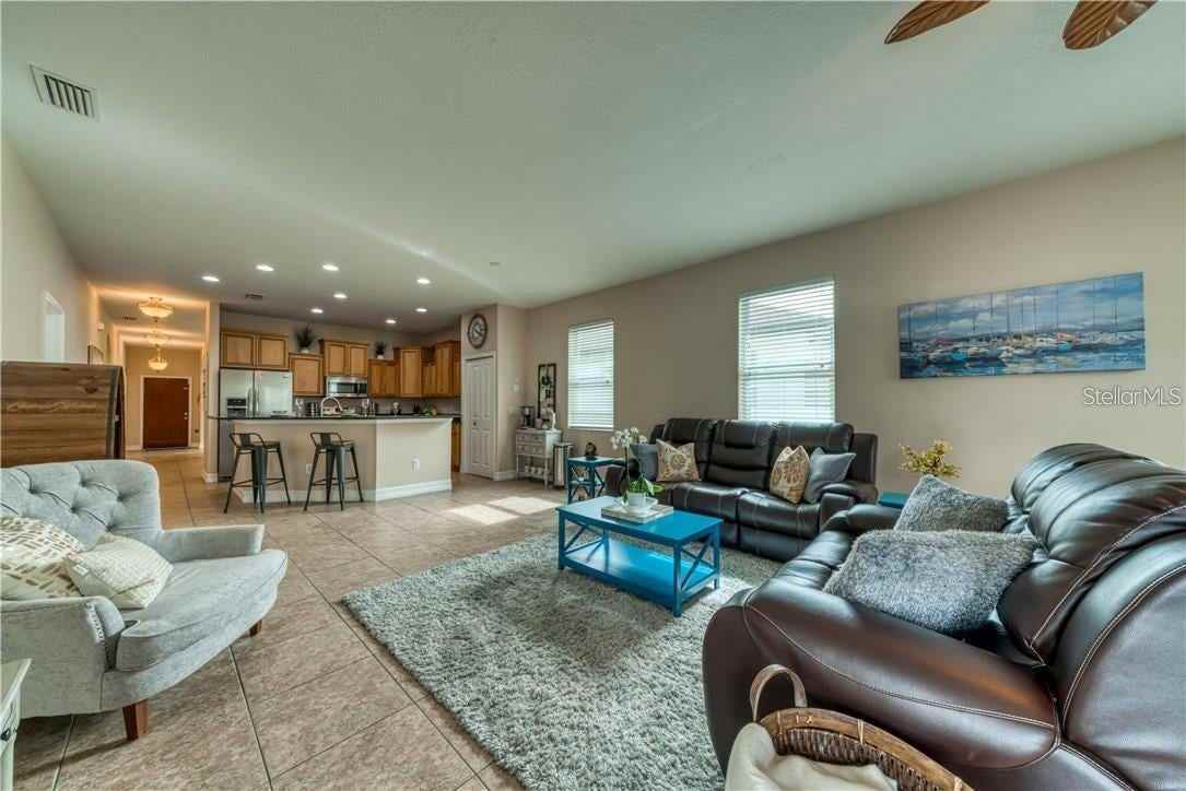 784 93rd Ave N - Photo 5 of 17