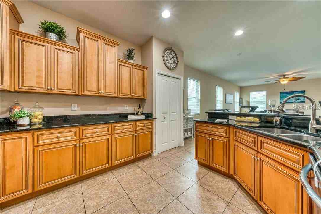 784 93rd Ave N - Photo 6 of 17