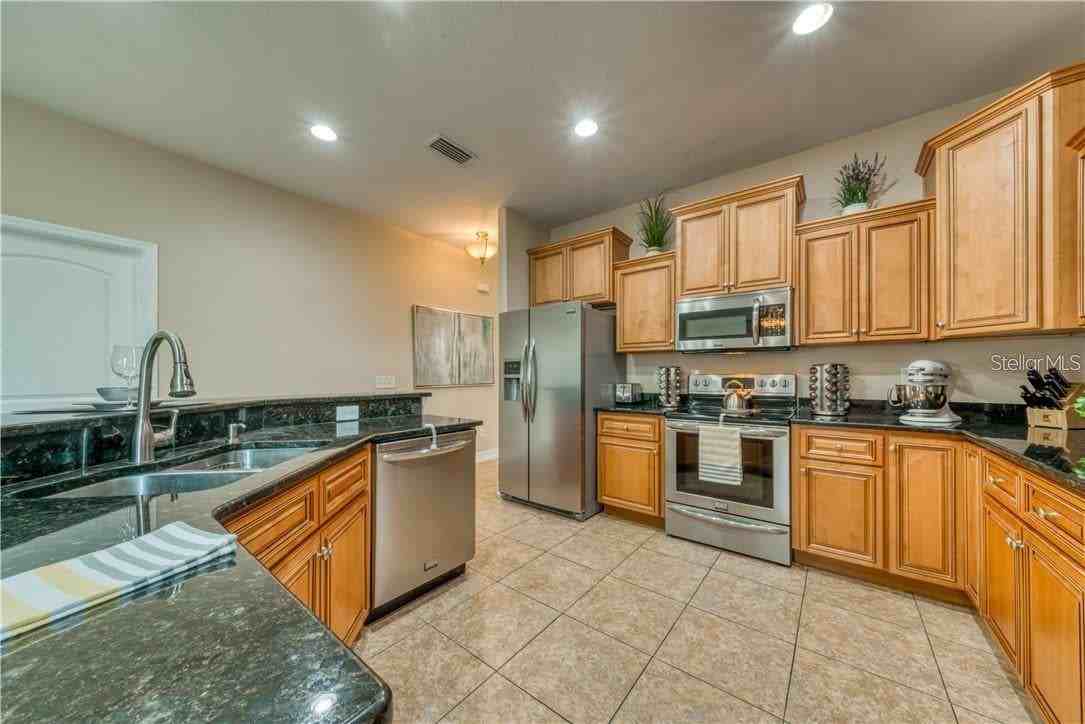 784 93rd Ave N - Photo 7 of 17