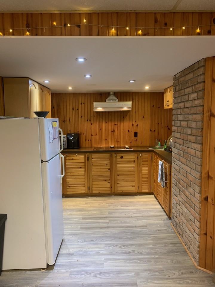 271 Currey Crescent - Photo 2 of 11