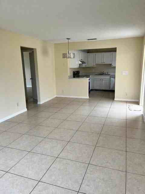 2339 Linton Ridge Cir #E6 - Photo 3 of 8