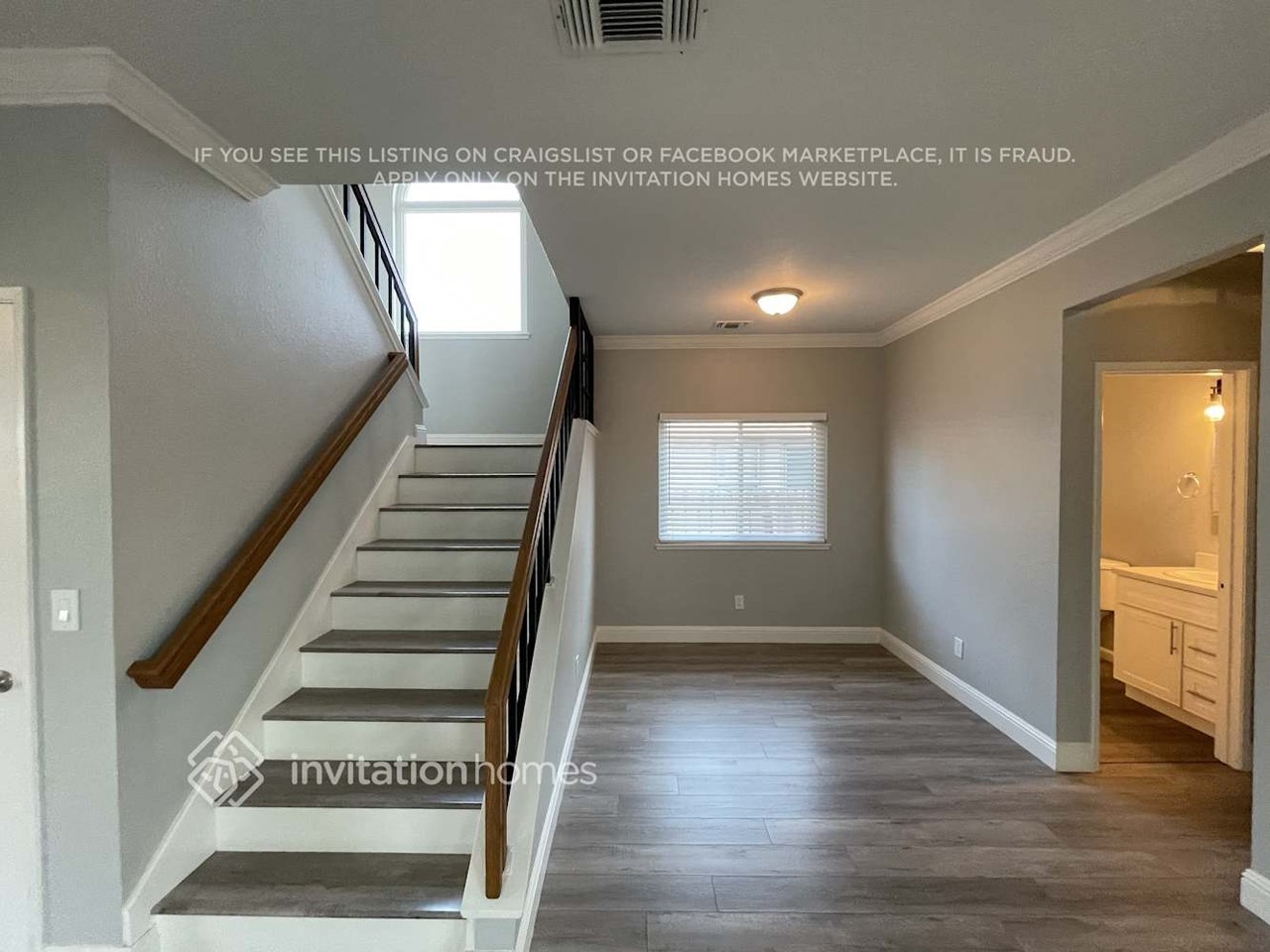 1070 Silk Oak Dr - Photo 3 of 14
