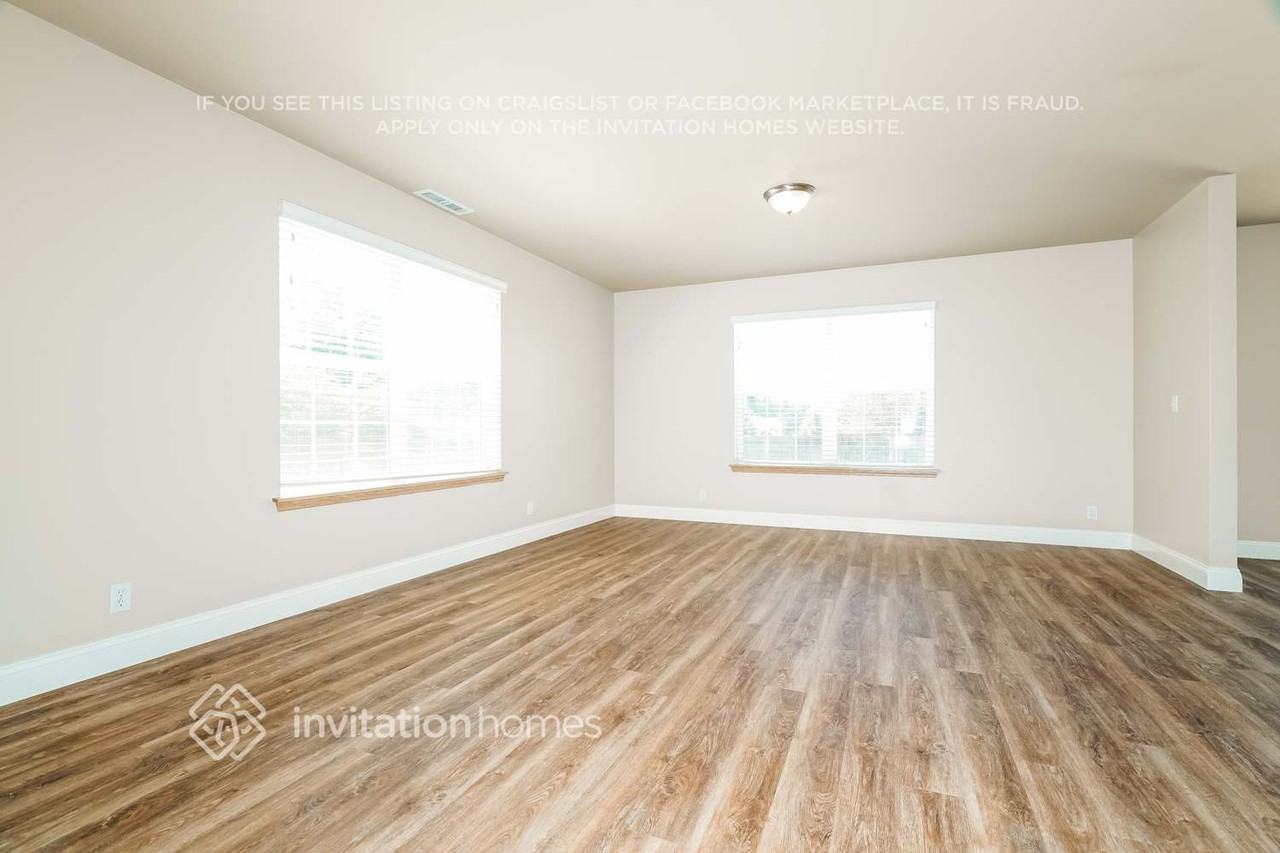 20820 114th Ave E - Photo 5 of 18