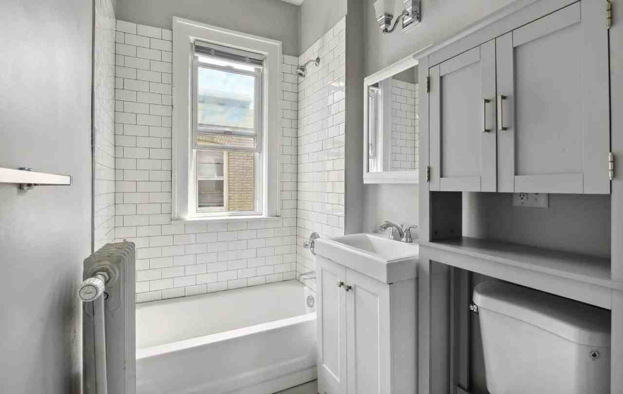 James by The Lakes | 2901 James Ave. S. - Photo 4 of 20