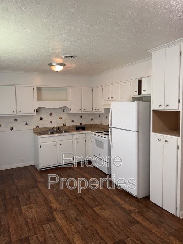 4761 Butler Nursery Rd - Photo 3 of 11