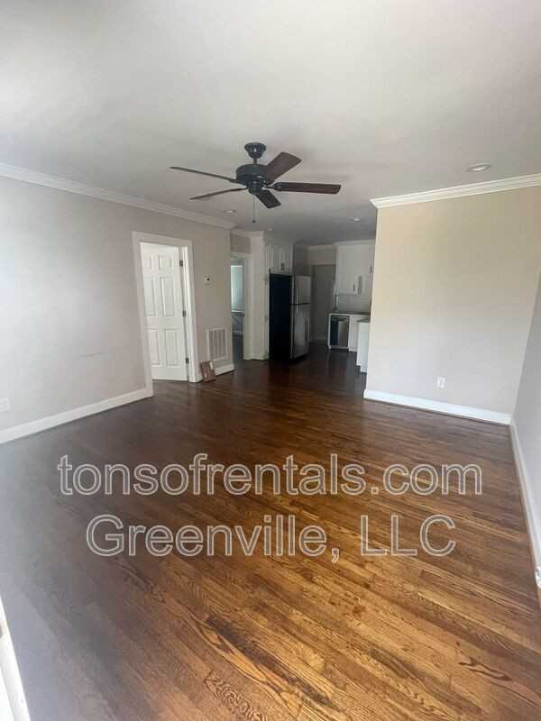 10 Traynham St #B - Photo 2 of 7