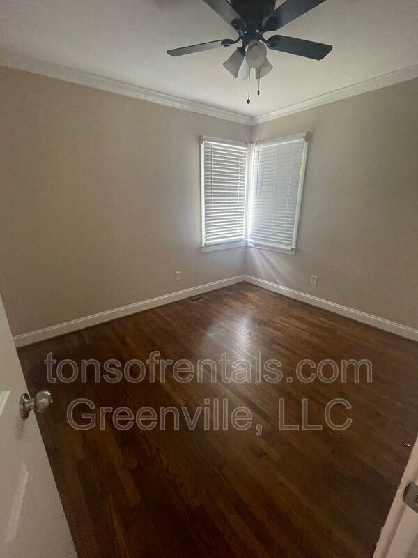10 Traynham St #B - Photo 5 of 7