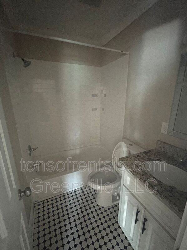 10 Traynham St #B - Photo 6 of 7