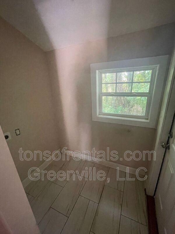 10 Traynham St #B - Photo 7 of 7