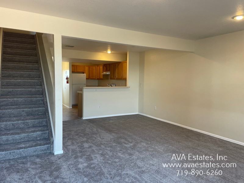 180 E Spaulding Ave - Photo 2 of 11