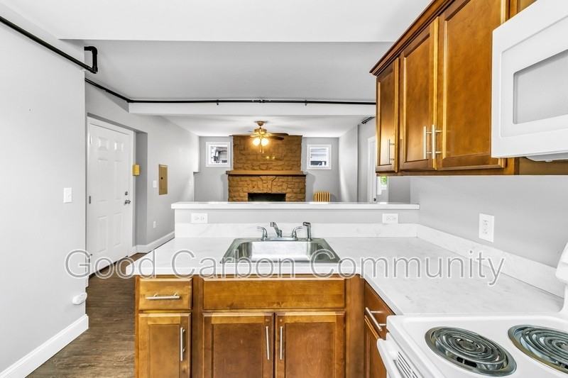 618 Elmwood Ave #3 - Photo 6 of 18