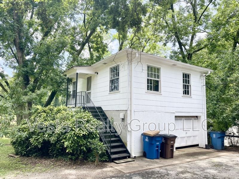 92 Jonesboro St - Photo 2 of 9