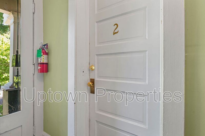 1005 Se 27th Ave #2 - Photo 2 of 19