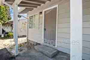 featured image of 467 N Adair St #23
