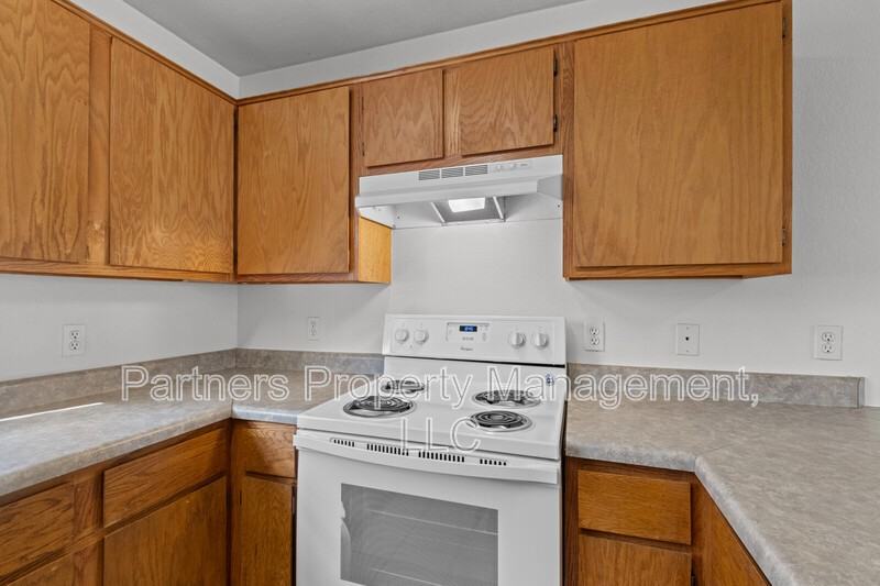 866 S Curtis Ave - Photo 7 of 21