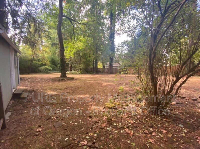 3550 Lake Grove Ave - Photo 6 of 21