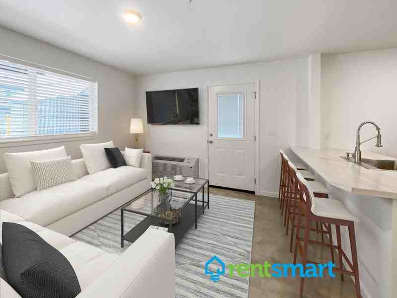 1824 W Central Ave #101 - Photo 2 of 8
