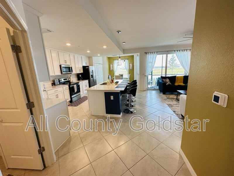 14194 Heritage Landing Blvd - Photo 2 of 9