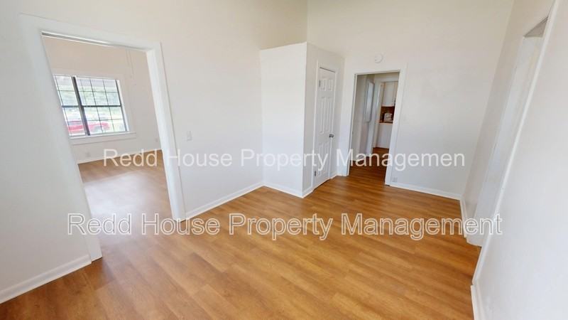 108 Railroad St - Photo 2 of 21