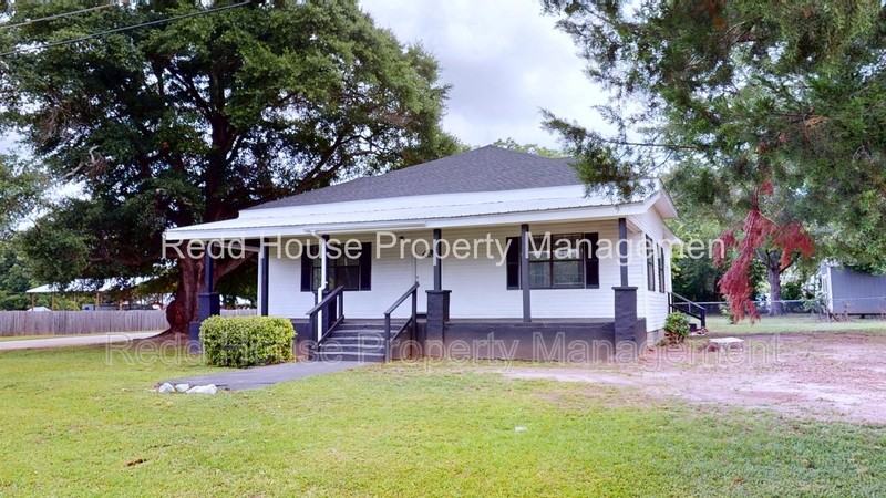 108 Railroad St - Photo 3 of 21