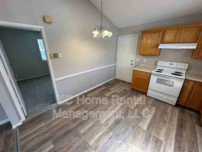 1901 N 75th Ter - Photo 3 of 31